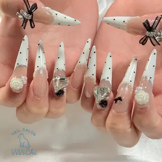 ネイル ViViChi 梨帆のネイルデザイン