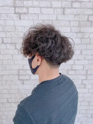 ショート パーマ ヘアアレンジ メンズ ブリーチなし艶カラー 東家のヘアスタイル