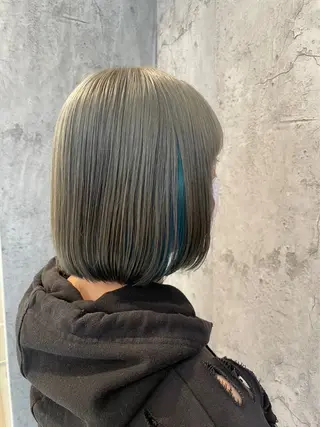 カラー 🍨デザインカラー/ ブリーチ”みさき🐇のヘアスタイル