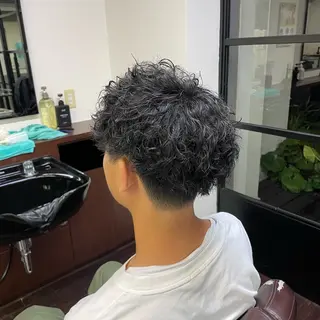 ショート パーマ メンズ 坪田 龍樹のヘアスタイル