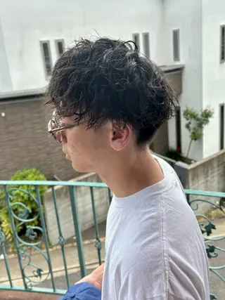 パーマ 岡村 莉穂のヘアスタイル
