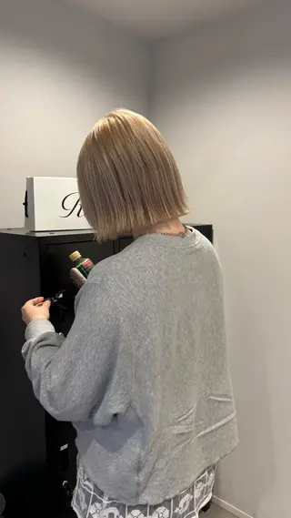 ミディアム YURINO /ボブ ベージュ/ハイトーンのヘアスタイル