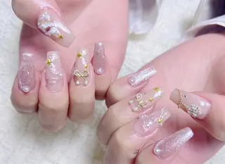 ネイル Rainrain💧 パーツ豊富、やり放題のネイルデザイン