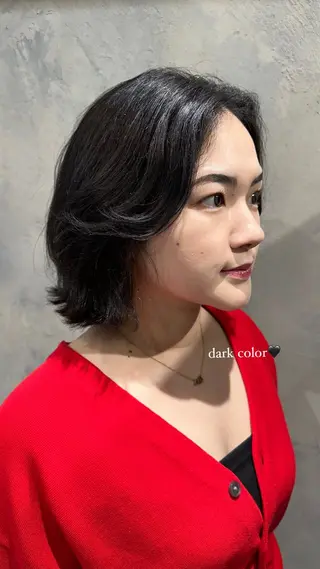 ミディアム カラー 天野 瑠真のヘアスタイル