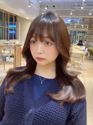 セミロング 表参道小顔カット前髪 割れ改善クロスパーマのヘアスタイル