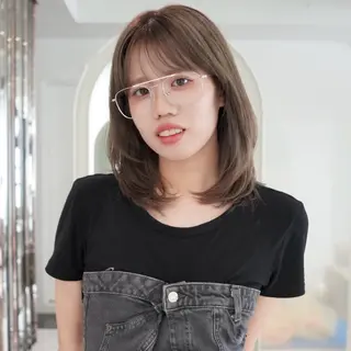 ミディアム カラー 飯田 優花/カットモデルのヘアスタイル