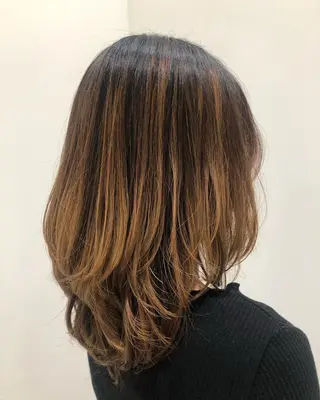 ミディアム 松原 愛莉のヘアスタイル