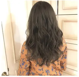 ロング カラー ヘアアレンジ レイヤーカット✖️ 柔らかベージュカラーのヘアスタイル