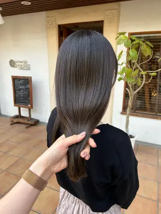 セミロング カラー putri 川邉 優花のヘアスタイル