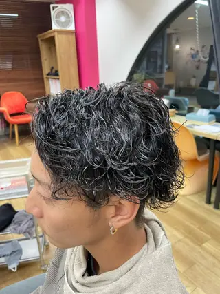 パーマ メンズ lanugo 越打　優のヘアスタイル