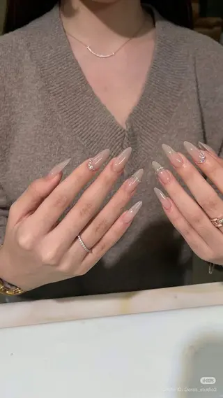 ネイル T.Lee Nail Lilyのネイルデザイン