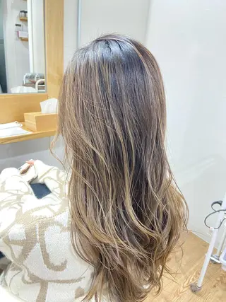 ロング カラー Kensho 京都駅 ケアブリーチのヘアスタイル