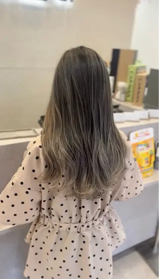 セミロング カラー 廣庭 勇人のヘアスタイル