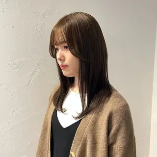 セミロング カラー mina / 透明感ベージュカラーのヘアスタイル