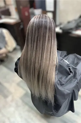 ロング KIRA スズキ タクヤ／店長のヘアスタイル