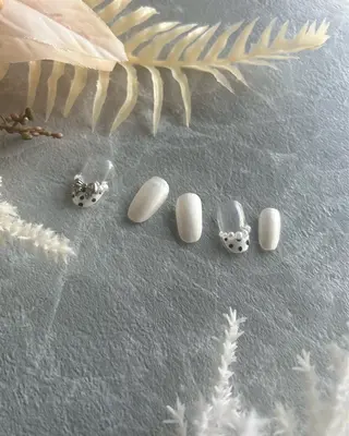 ネイル 中村 春菜のネイルデザイン