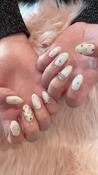 ネイル crystal ⭐︎ colorのネイルデザイン