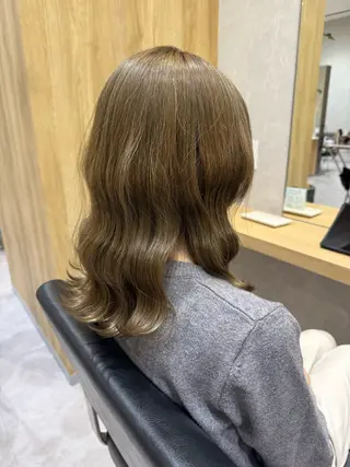 カラー 長谷川 紗羅のヘアスタイル