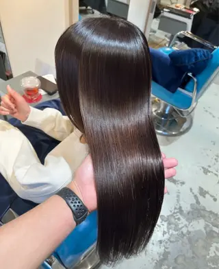 セミロング カラー 必ず笑顔で帰っていた だきます！安田祐貴のヘアスタイル