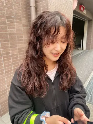 セミロング パーマ 関 京磨のヘアスタイル
