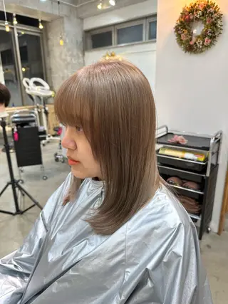 ミディアム カラー ハイトーンレイヤー 顔まわりSOTAのヘアスタイル