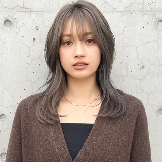 セミロング ハッシュカット 田窪珠妃のヘアスタイル