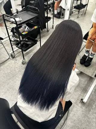ロング HINAKO🩵 寒色カラー🪽のヘアスタイル