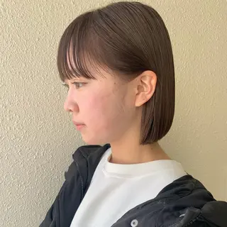 ショート カラー iLi 《イリ》のヘアスタイル