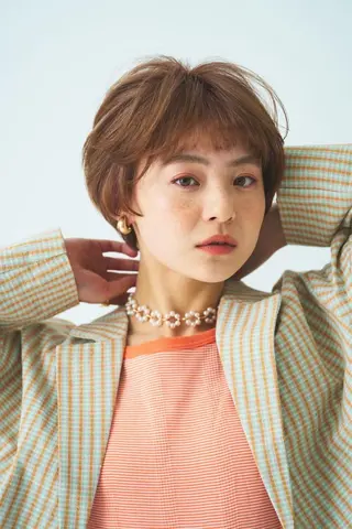 ショート MIYU透明感カラー ブリーチなしWカラーのヘアスタイル