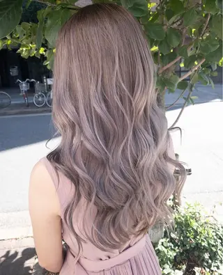 ロング ﾊｲﾗｲﾄ/ﾚｲﾔｰ ｶｯﾄ/大嶽謙のヘアスタイル