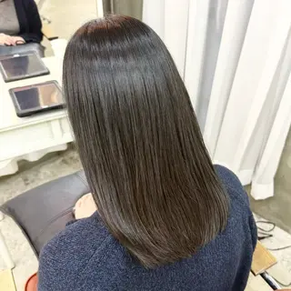 セミロング カラー 三條 朋香のヘアスタイル