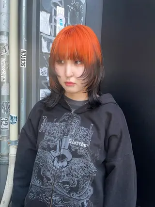 セミロング カラー スパイラルパーマ 🌐hina⭐️のヘアスタイル