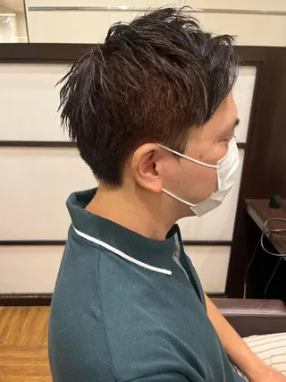 カラー メンズ 伊藤 未紗希のヘアスタイル