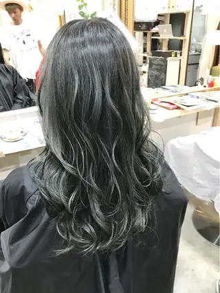 ロング カラー AnFye cinq milleのヘアスタイル