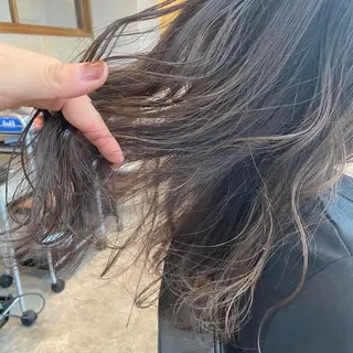 ミディアム 今井 悠菜のヘアスタイル