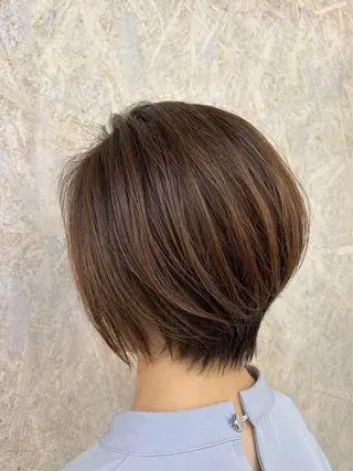 ショート 顔周りレイヤーカット ／Yumiのヘアスタイル