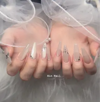 ネイル Hin Nailsのネイルデザイン