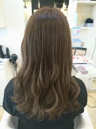 ロング カラー 池田 恵久美のヘアスタイル