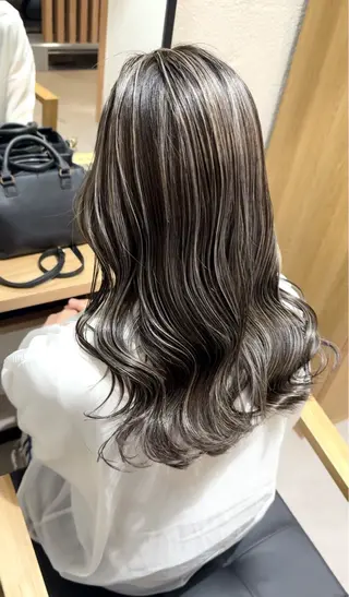 セミロング たかはし るなのヘアスタイル