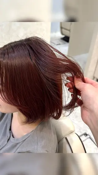 ショート カラー 片岡 由依のヘアスタイル