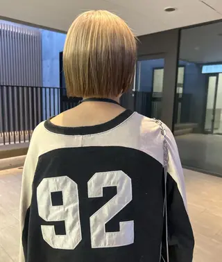 ミディアム qiie ワンカラー ダブルカラーのヘアスタイル