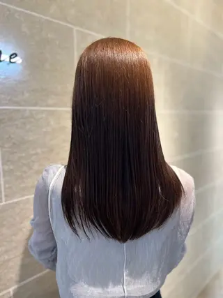 ミディアム レイヤー・カット モデル・透明感カラーのヘアスタイル