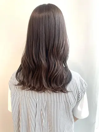 セミロング 山口 莉奈のヘアスタイル