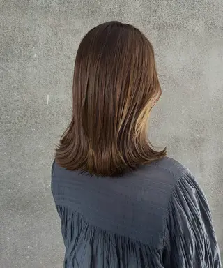 ミディアム レイヤーカット/ 酸性ストレート梅田のヘアスタイル