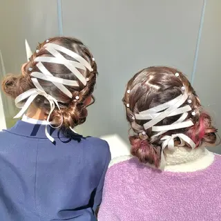 ヘアアレンジ ヘアメ🎀推しカラー 🥣横浜/しほ🧸のヘアスタイル