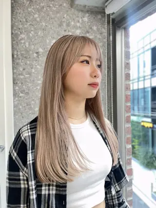 ロング カラー ⭐ハイトーンブリーチ ミルクティーピンクのヘアスタイル