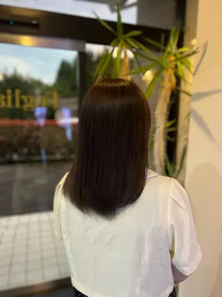 ミディアム 岡野 香那のヘアスタイル