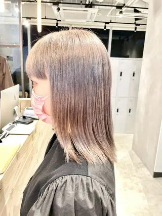 セミロング カラー ハイトーン×レイヤー ／遠藤将太のヘアスタイル