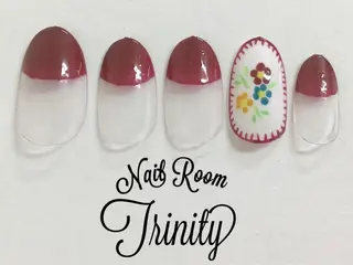 ネイル Trinity staffのネイルデザイン