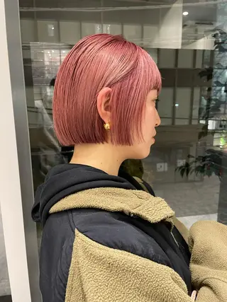 ショート カラー ブリーチ😼 ボブ✍️レイヤーのヘアスタイル